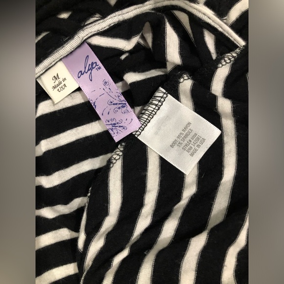 Alya from Francesca’s collections black and white striped sleeveless mini dress - Picture 2 of 4